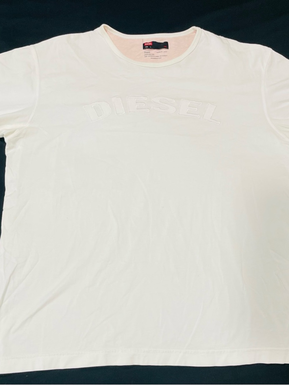 Diesel White Embossed Logo Crew Tee

LIGHTLY WORN LIKE NEW